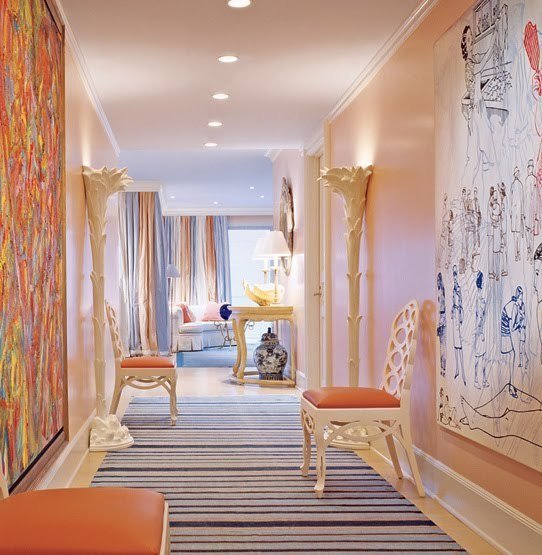 Фотография: Прихожая в стиле Современный, Эклектика, Декор интерьера, Дизайн интерьера, Мебель и свет, Цвет в интерьере, Стены, Розовый, Фуксия – фото на INMYROOM