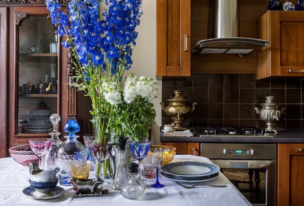 Фотография: Кухня и столовая в стиле Классический, Квартира, Проект дня, Москва, Дарья Харитонова, Кирпичный дом, 3 комнаты, 60-90 метров, классический / традиционный – фото на INMYROOM