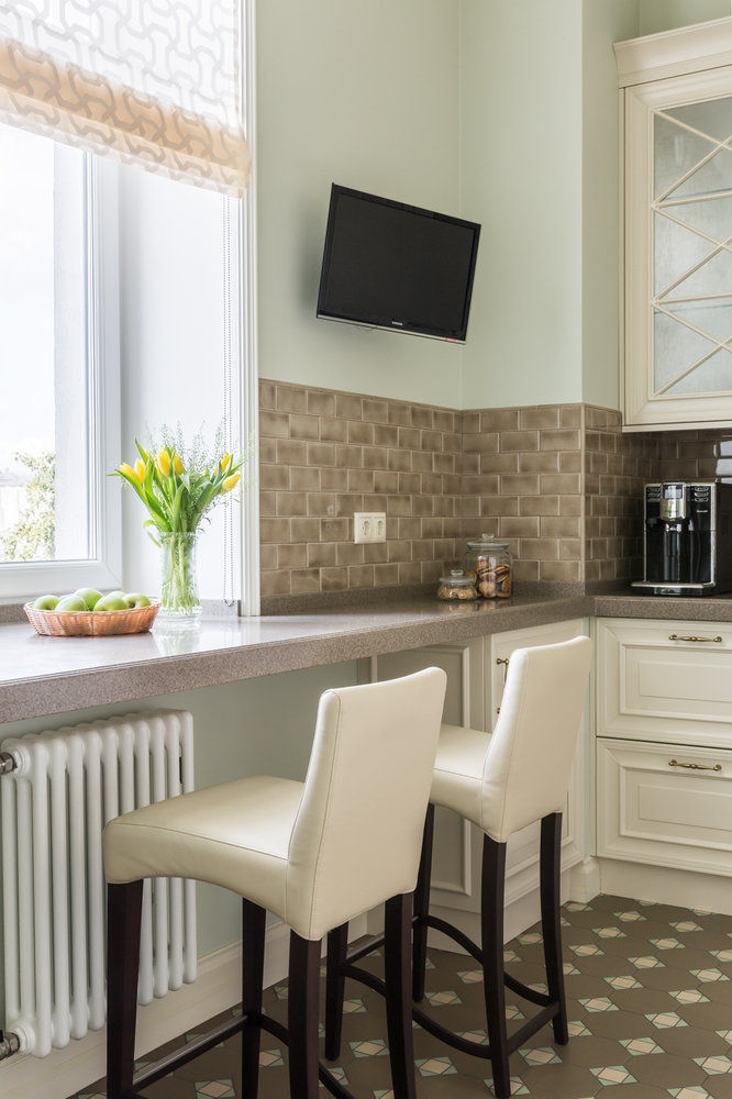 Фотография: Кухня и столовая в стиле Классический, Современный, Квартира, Проект недели, Москва, Сталинка, 3 комнаты, Более 90 метров, Татьяна Красикова – фото на INMYROOM Фотография: Кухня и столовая в стиле Классический, Современный, Квартира, Проект недели, Москва, Сталинка, 3 комнаты, Более 90 метров, Татьяна Красикова – фото на INMYROOM