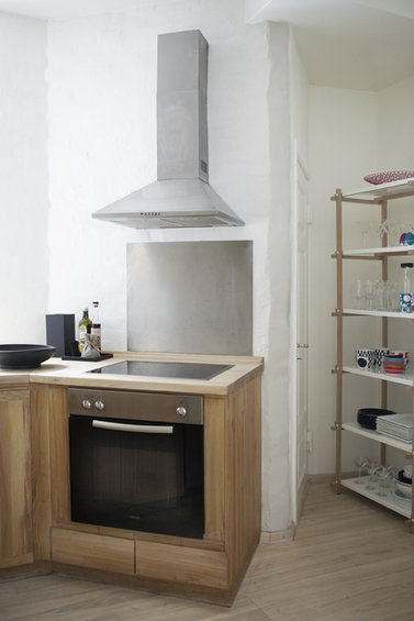 Фотография: Кухня и столовая в стиле Эко, Скандинавский, Квартира, Дания, Цвет в интерьере, Дома и квартиры, Белый – фото на INMYROOM