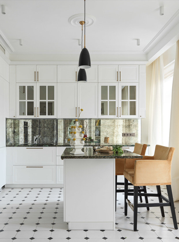 Фотография: Кухня и столовая в стиле Классический, Современный, Эклектика, Квартира, Проект недели, Москва, 4 и больше, Более 90 метров, Татьяна Полянская, Марина Кибизова, Ольга Комарова – фото на INMYROOM