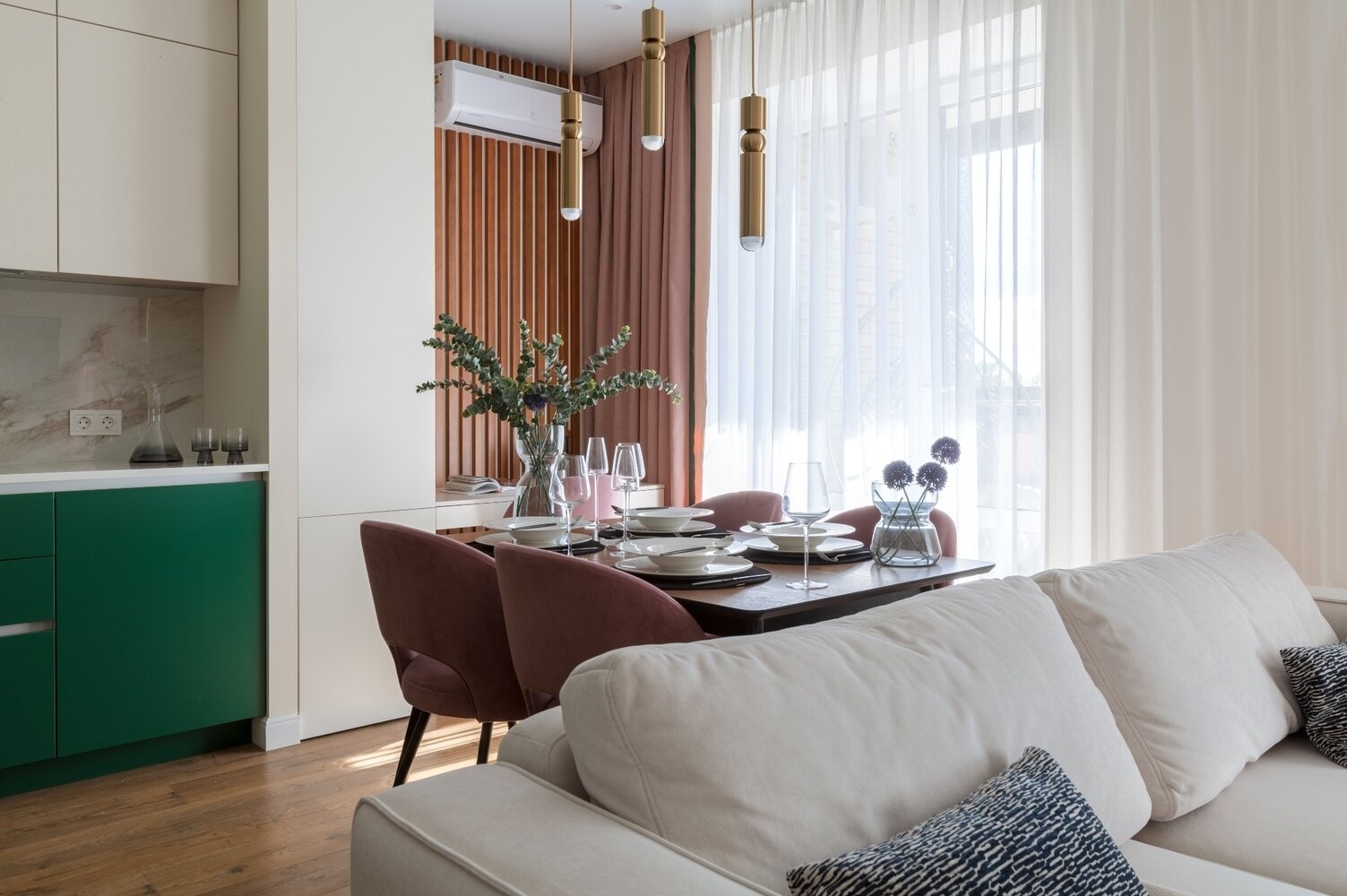 Фотография: Кухня и столовая в стиле Современный, Квартира, Проект недели, Новосибирск, 2 комнаты, 40-60 метров, Алиса Гринева – фото на INMYROOM Фотография: Кухня и столовая в стиле Современный, Квартира, Проект недели, Новосибирск, 2 комнаты, 40-60 метров, Алиса Гринева – фото на INMYROOM