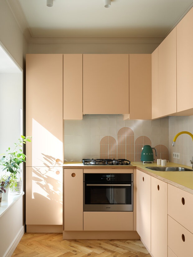 Фотография: Кухня и столовая в стиле Скандинавский, Современный, Эклектика, Квартира, Проект дня, 3 комнаты, 60-90 метров, Анастасия Заркуа, Санкт-Петербруг, фото интерьера, дизайн интерьера фото – фото на INMYROOM