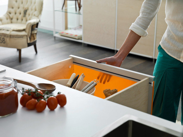 Фотография: Кухня и столовая в стиле Классический, Скандинавский, Современный, Декор интерьера, Интерьер комнат, Цвет в интерьере, Белый, Проект недели, Тема месяца – фото на INMYROOM