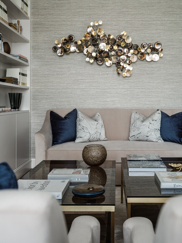 Фотография: Гостиная в стиле Классический, Современный, Квартира, Проект дня, 3 комнаты, 60-90 метров, ЖК «Сити парк», современный с элементами классики и роскоши – фото на INMYROOM