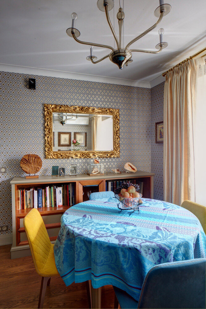 Фотография: Гостиная в стиле Эклектика, Малогабаритная квартира, Квартира, Проект недели, Москва, Хрущевка, 3 комнаты, 40-60 метров, Валентина Савескул – фото на INMYROOM Фотография: Гостиная в стиле Эклектика, Малогабаритная квартира, Квартира, Проект недели, Москва, Хрущевка, 3 комнаты, 40-60 метров, Валентина Савескул – фото на INMYROOM