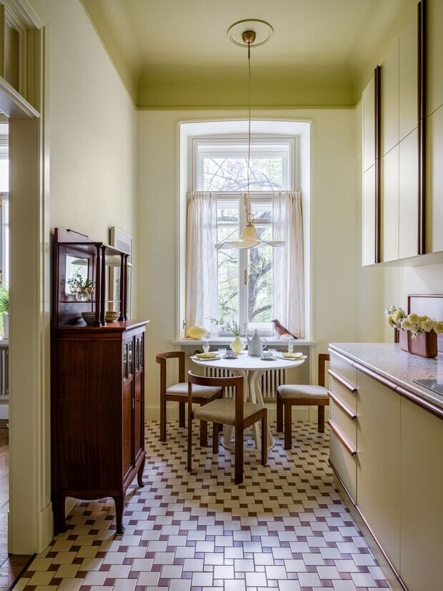 Фотография: Кухня и столовая в стиле Классический, Современный, Эклектика, Винтажный, Квартира, Проект дня, Кирпичный дом, 3 комнаты, Более 90 метров, Елена Учаева – фото на INMYROOM