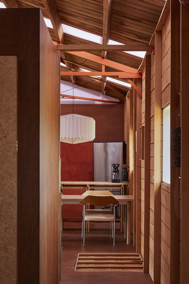 Фотография: Кухня и столовая в стиле Эко, Современный, Минимализм, Дом и дача, 3 комнаты, Индивидуальный проект – фото на INMYROOM