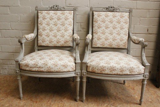 Фото из портфолио Старинная мебель из Европы – фотографии дизайна интерьеров на INMYROOM