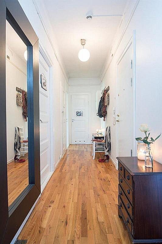 Фотография: Прихожая в стиле Скандинавский, Советы, Ремонт на практике, косметический ремонт, хранение в прихожей, свет в прихожей – фото на INMYROOM