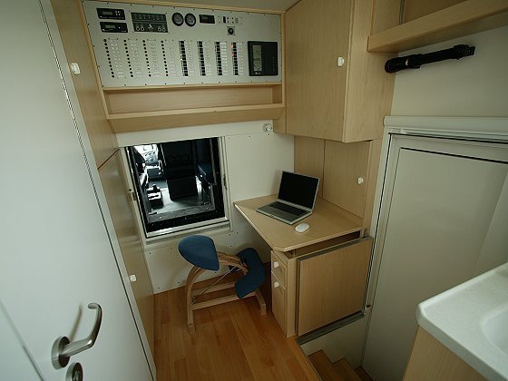 Фотография: Кабинет в стиле Современный, Декор интерьера, Дом, Дома и квартиры, Дом на колесах – фото на INMYROOM