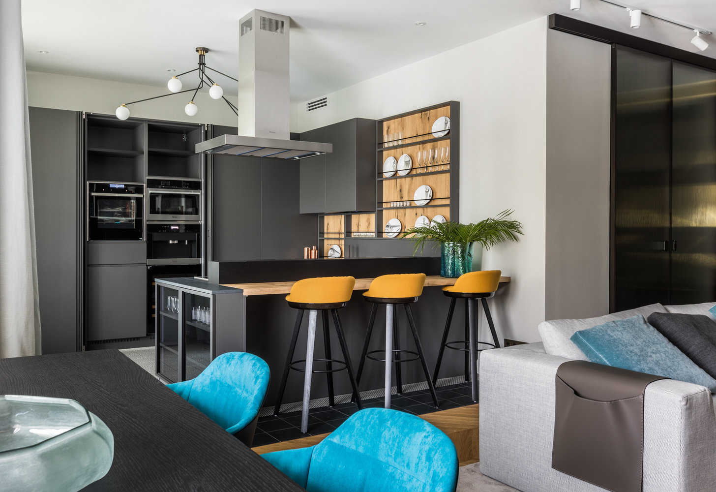 Фотография: Кухня и столовая в стиле Современный, Квартира, Проект недели, Москва, Ольга Черненко, 4 и больше, Более 90 метров – фото на INMYROOM Фотография: Кухня и столовая в стиле Современный, Квартира, Проект недели, Москва, Ольга Черненко, 4 и больше, Более 90 метров – фото на INMYROOM