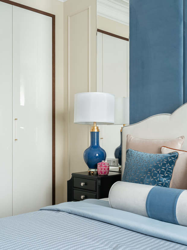 Фотография: Спальня в стиле Классический, Современный, Квартира, Проект недели, Москва, 2 комнаты, 60-90 метров, Анна Коробко, D.A.interior design, Дмитрий Коробко – фото на INMYROOM