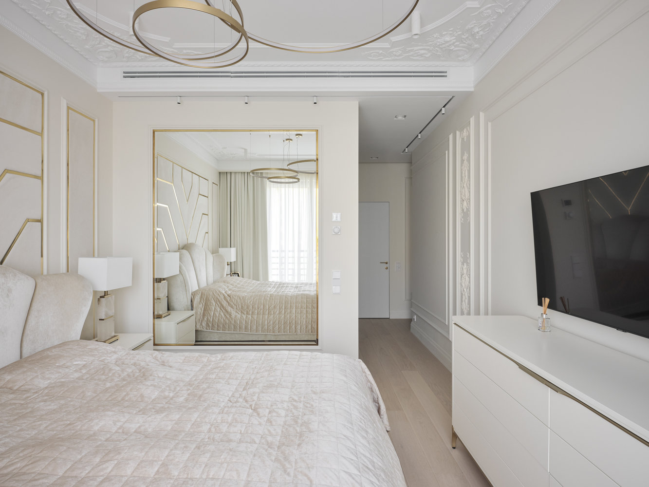 Фотография: Спальня в стиле Классический, Современный, Квартира, Проект недели, Санкт-Петербург, 2 комнаты, Более 90 метров, Сергей Клочков – фото на INMYROOM