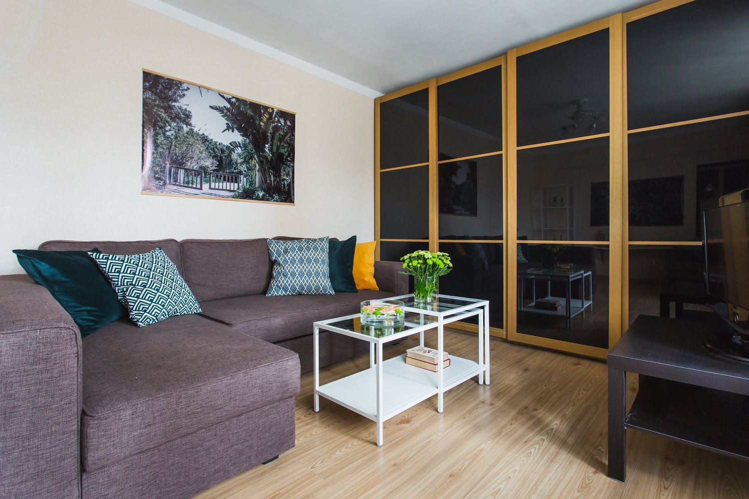 Фотография: Гостиная в стиле Минимализм, Современный, Квартира, Проект недели, Москва, Анна Ковальченко, Панельный дом, 2 комнаты, 40-60 метров – фото на INMYROOM Фотография: Гостиная в стиле Минимализм, Современный, Квартира, Проект недели, Москва, Анна Ковальченко, Панельный дом, 2 комнаты, 40-60 метров – фото на INMYROOM