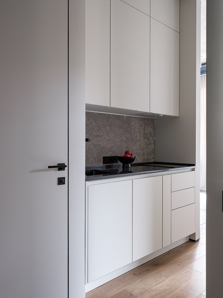 Фотография: Кухня и столовая в стиле Современный, Эклектика, Квартира, Проект дня, Москва, Монолитный дом, 2 комнаты, 40-60 метров, Мария Синельникова – фото на INMYROOM