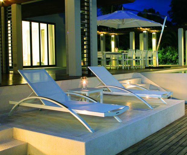 Фотография: Ландшафт в стиле Современный, Flos, Мебель и свет, Терраса, Стиль жизни, Дача, Сад – фото на INMYROOM