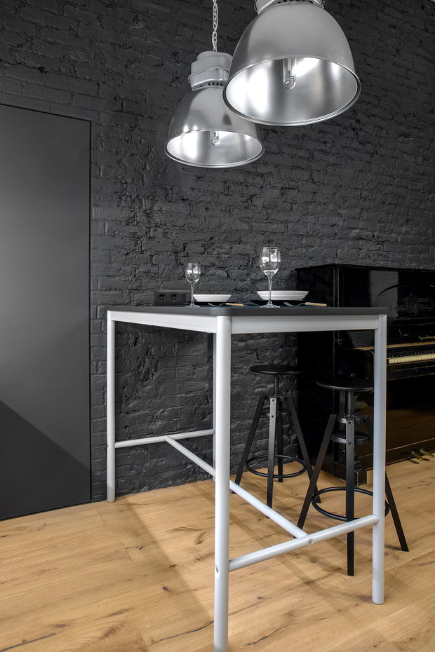 Фотография: Кухня и столовая в стиле Лофт, Квартира, Проект недели, Санкт-Петербург, Кирпичный дом, 2 комнаты, 40-60 метров, Bobo.space – фото на INMYROOM