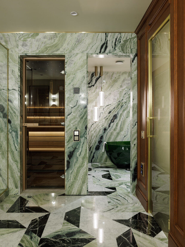 Фотография: Ванная в стиле Классический, Современный, Эклектика, Квартира, Проект дня, Санкт-Петербург, Кирпичный дом, 4 и больше, Более 90 метров, Эксклюзивные проекты, современный с элементами классики и роскоши, Елена Куртина, Жанна Тульнова – фото на INMYROOM