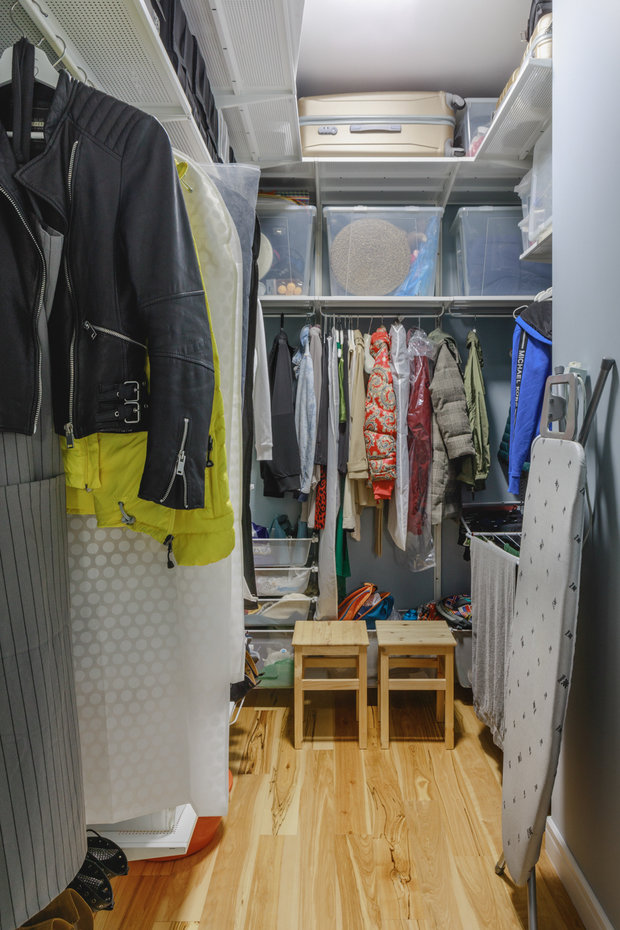 Фотография: Гардеробная в стиле Скандинавский, Современный, Квартира, Проект недели, Москва, 2 комнаты, 40-60 метров – фото на INMYROOM