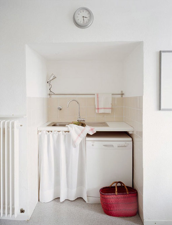 Фотография: Кухня и столовая в стиле Прованс и Кантри, Скандинавский, Современный, Декор интерьера, Дом, Декор дома, Системы хранения, Шторы – фото на INMYROOM Фотография: Кухня и столовая в стиле Прованс и Кантри, Скандинавский, Современный, Декор интерьера, Дом, Декор дома, Системы хранения, Шторы – фото на INMYROOM