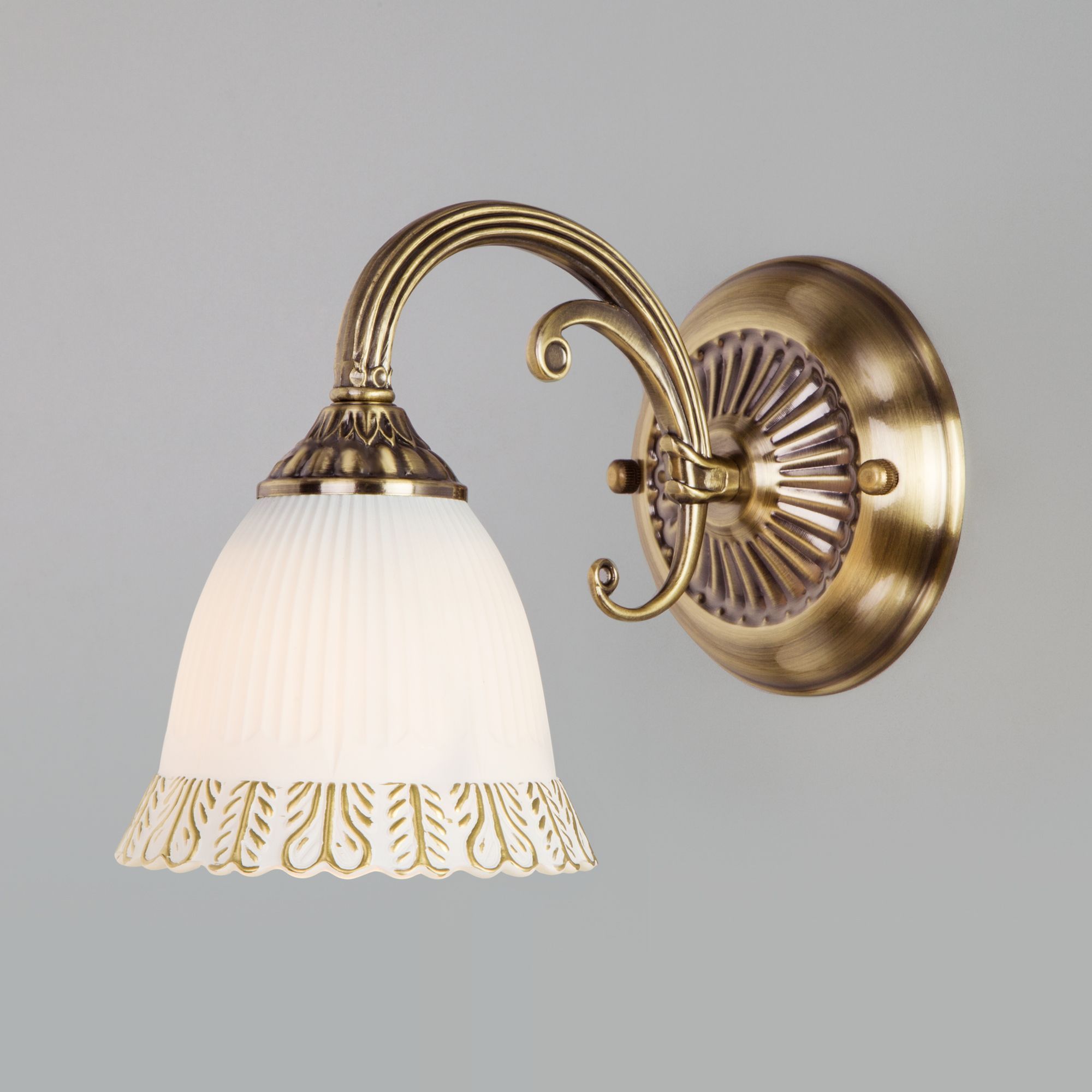 Бра со стеклянным плафоном 60107/1 античная бронза Campina