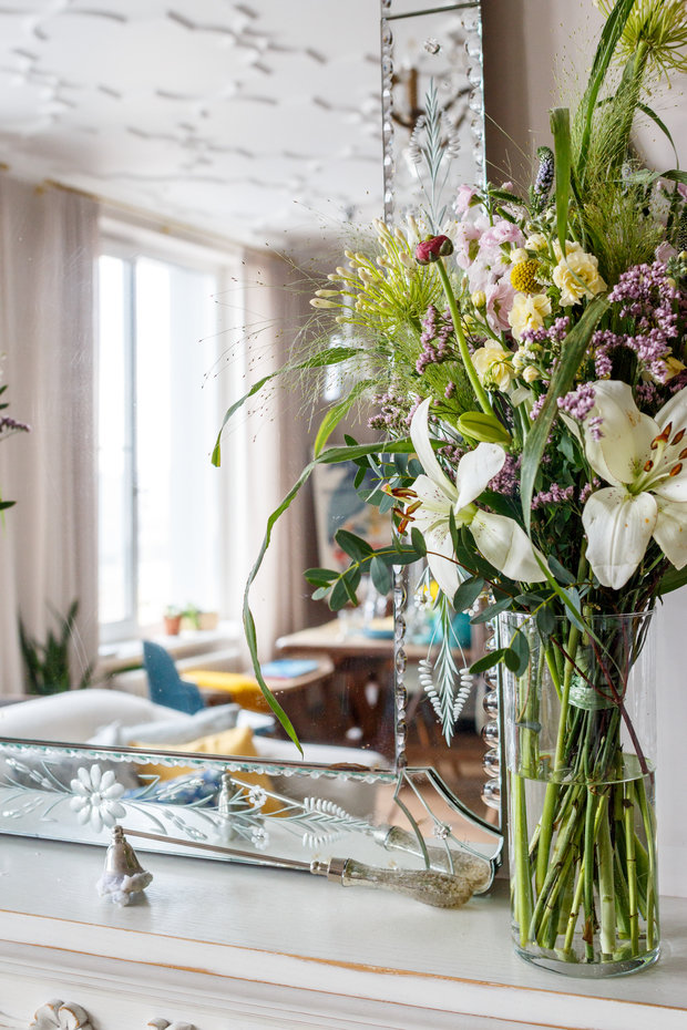 Фотография: Флористика в стиле , Декор интерьера, Квартира, Проект недели, Москва, Надя Зотова, 3 комнаты, Более 90 метров, студия Enjoy Home, Монолитно-кирпичный – фото на INMYROOM