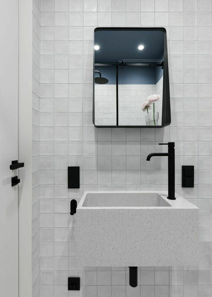 Фотография: Ванная в стиле Современный, Минимализм, Квартира, Студия, Проект дня, Москва, до 40 метров, современные интерьеры – фото на INMYROOM Фотография: Ванная в стиле Современный, Минимализм, Квартира, Студия, Проект дня, Москва, до 40 метров, современные интерьеры – фото на INMYROOM