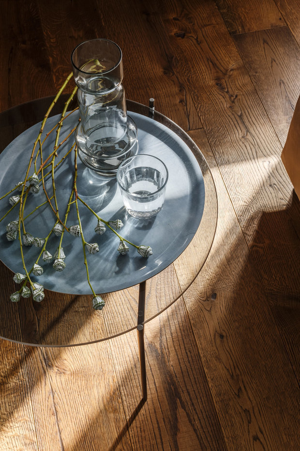 Фотография: Мебель и свет в стиле Современный, Эко, Плитка, Пол, Гид, паркет, ламинат на полу, инженерная доска, OBI, ОБИ, пвх-плитка, керамогранит, австралийская доска, травертин, красивый пол – фото на INMYROOM