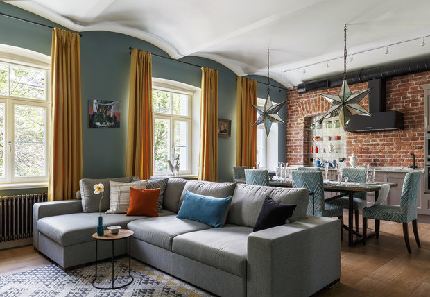 Фотография: Гостиная в стиле Лофт, Эклектика, Квартира, Проект недели, Москва, Сергей Красюк, Старый фонд, Кирпичный дом, 4 и больше, Более 90 метров, Мария Пилипенко – фото на INMYROOM