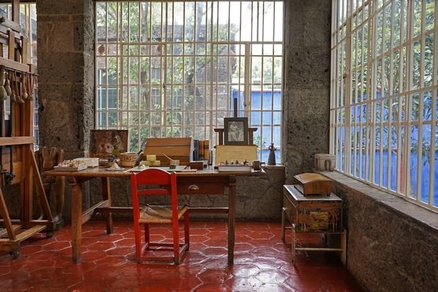 Фотография: Кабинет в стиле Прованс и Кантри, Декор и DIY, Дом, Голубой, Мексика, Дом и дача, Мехико, Фрида Кало – фото на INMYROOM