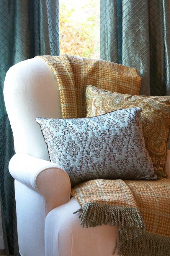 Фотография: Мебель и свет в стиле Классический, Современный, Декор интерьера, Декор дома, Ковер – фото на INMYROOM Фотография: Мебель и свет в стиле Классический, Современный, Декор интерьера, Декор дома, Ковер – фото на INMYROOM