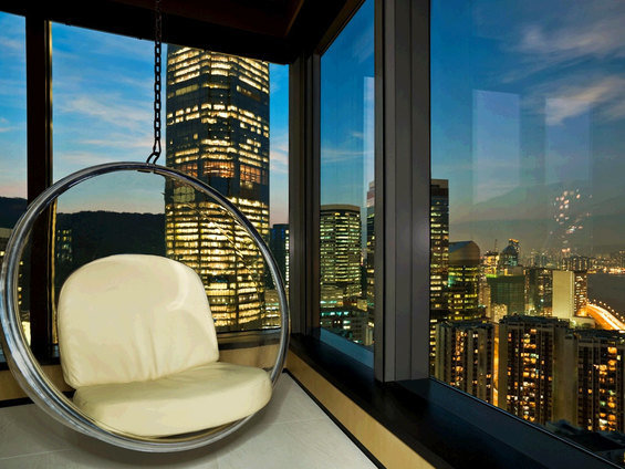 Фотография: Мебель и свет в стиле Хай-тек, Интерьер комнат, Eero Aarnio, Кресло – фото на INMYROOM