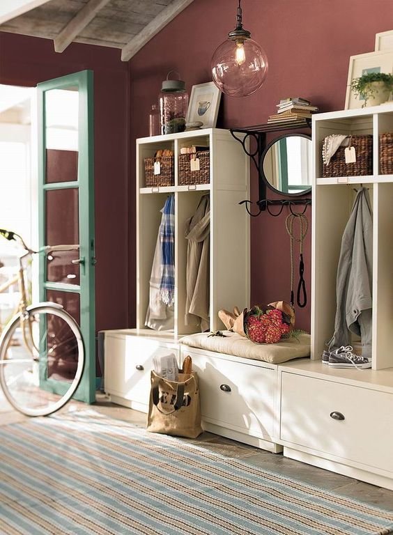 Фотография: Прихожая в стиле Прованс и Кантри, Советы, Красный, Виктория Тарасова – фото на INMYROOM