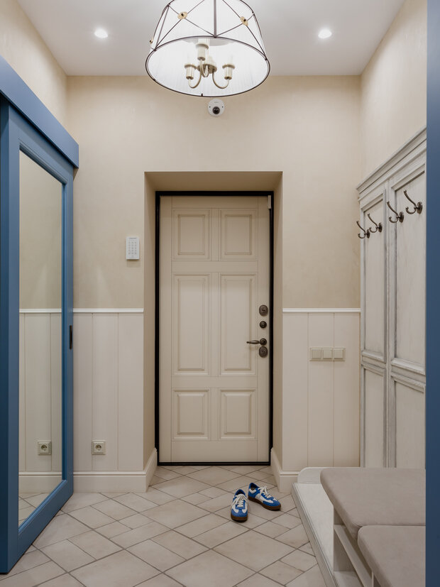 Интерьер прихожей в стиле Прованс с элементами классики