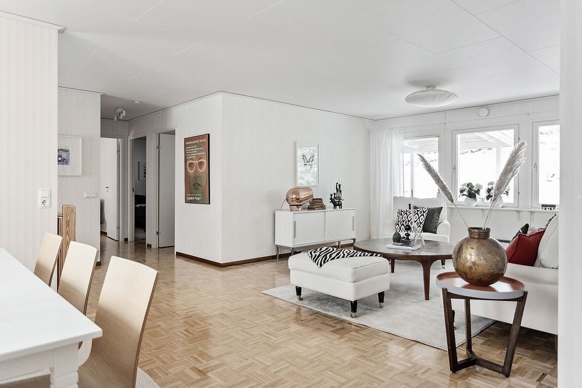 Фотография: Гостиная в стиле Современный, Кухня и столовая, Декор интерьера, Дом, Швеция, Стокгольм, как создать уютную атмосферу, 4 и больше, Более 90 метров, гостеприимный интерьер – фото на INMYROOM