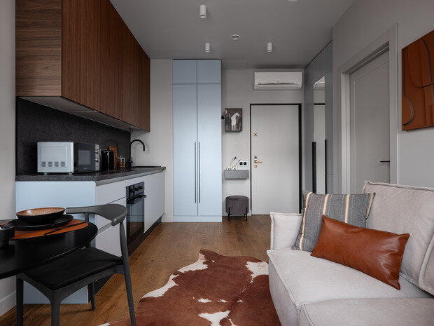 Фотография: Кухня и столовая в стиле Современный, Минимализм, Малогабаритная квартира, Квартира, Проект недели, Москва, 1 комната, до 40 метров, Yuloo Studio – фото на INMYROOM