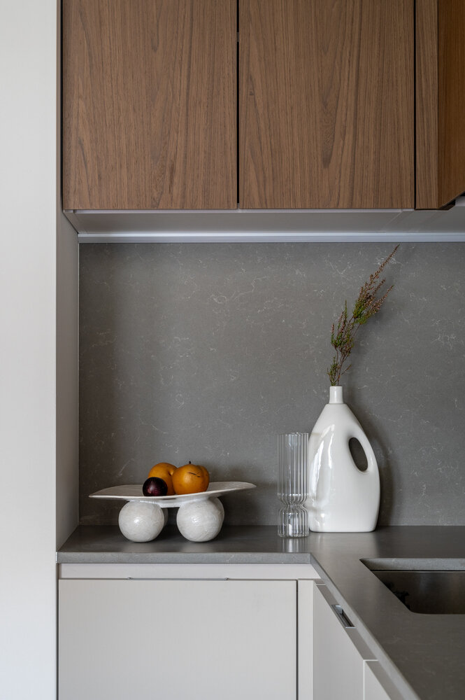 Фотография: Кухня и столовая в стиле Современный, Квартира, Проект дня, Москва, П-44, Панельный дом, 3 комнаты, 60-90 метров, Елизавета Матвейко – фото на INMYROOM Фотография: Кухня и столовая в стиле Современный, Квартира, Проект дня, Москва, П-44, Панельный дом, 3 комнаты, 60-90 метров, Елизавета Матвейко – фото на INMYROOM