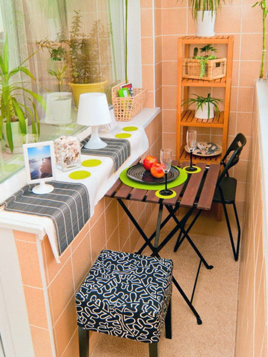 Фотография: Балкон в стиле Прованс и Кантри, Декор интерьера, Квартира, Флористика, Интерьер комнат, Интерьерный стиль, Декор, Прочее, Советы, Кресло, Окно, Зонирование – фото на INMYROOM