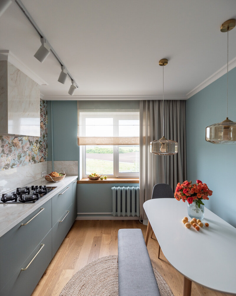 Фотография: Кухня и столовая в стиле Современный, Квартира, Проект недели, 4 и больше, 60-90 метров, Саратовская область, Марина Багуцкая – фото на INMYROOM Фотография: Кухня и столовая в стиле Современный, Квартира, Проект недели, 4 и больше, 60-90 метров, Саратовская область, Марина Багуцкая – фото на INMYROOM