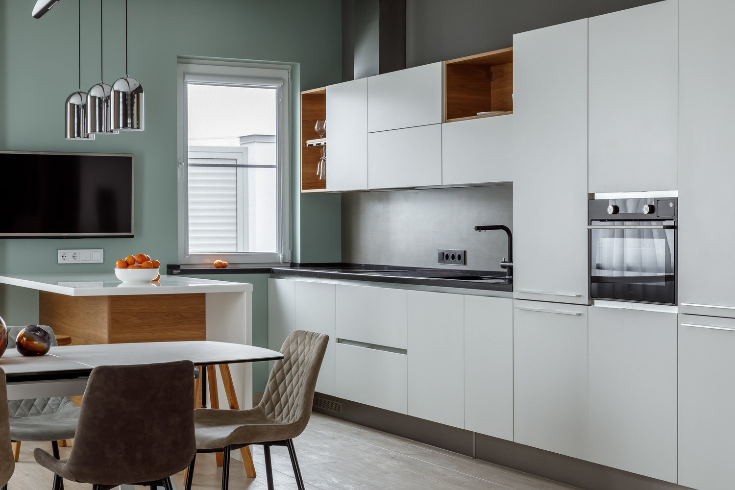 Фотография: Кухня и столовая в стиле Современный, Дом, Минимализм, Проект дня, Дом и дача, Ростов-на-Дону, 3 комнаты, Более 90 метров, Astar project – фото на INMYROOM