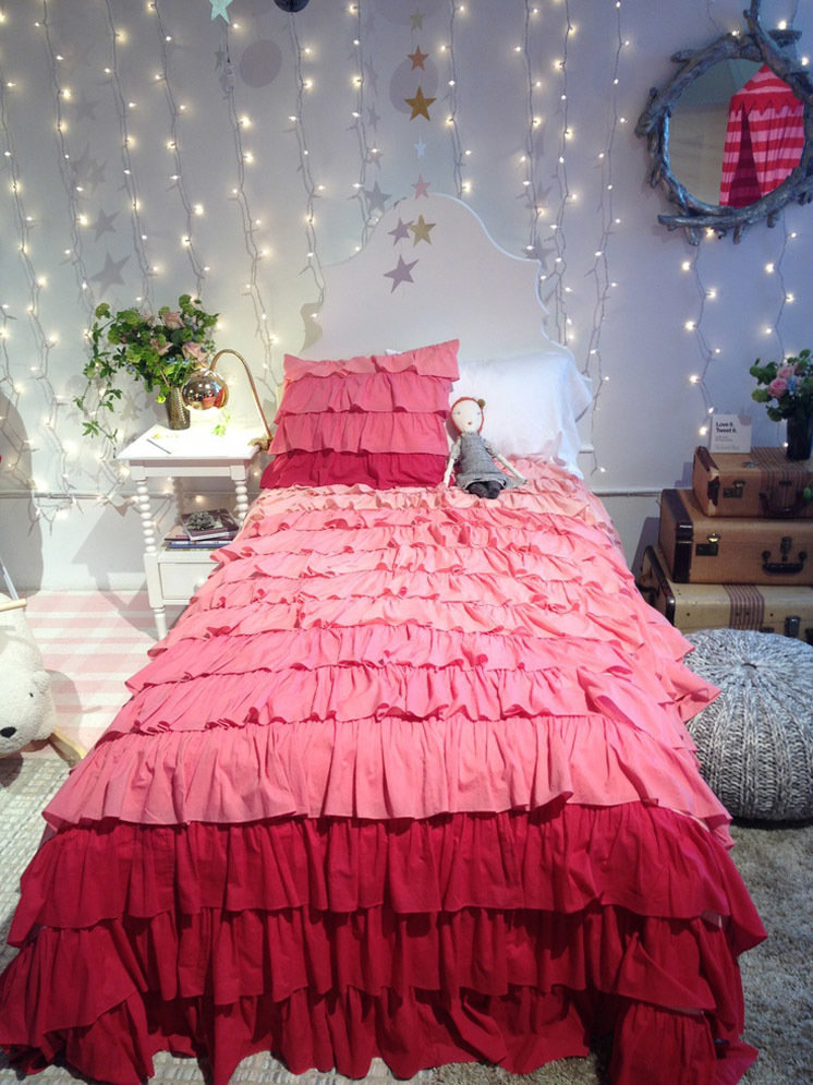 Фотография: Спальня в стиле Прованс и Кантри, Современный, Декор интерьера, Текстиль, Подушки, Шторы – фото на INMYROOM Фотография: Спальня в стиле Прованс и Кантри, Современный, Декор интерьера, Текстиль, Подушки, Шторы – фото на INMYROOM