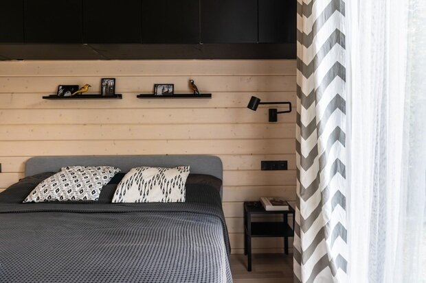 Фотография: Спальня в стиле Современный, Эклектика, Проект дня, Дача, Дом и дача, Московская область, Михаил Новинский, 3 комнаты, 40-60 метров, 60-90 метров, скандинавский с элементами минимализма – фото на INMYROOM