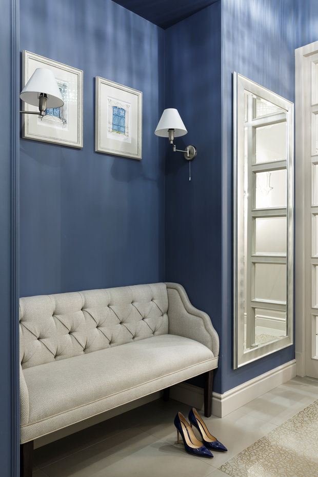 Фотография: Прихожая в стиле Классический, Современный, Квартира, Проект недели, Бежевый, Голубой, Бирюзовый, Кирпичный дом, 4 и больше, Более 90 метров, Иван Сорокин, Наталия Кацуцевичюс – фото на INMYROOM