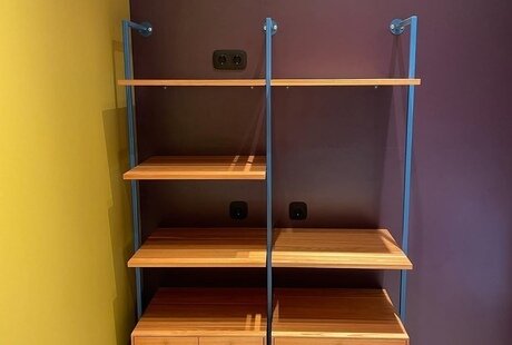 Шкафы и стеллажи