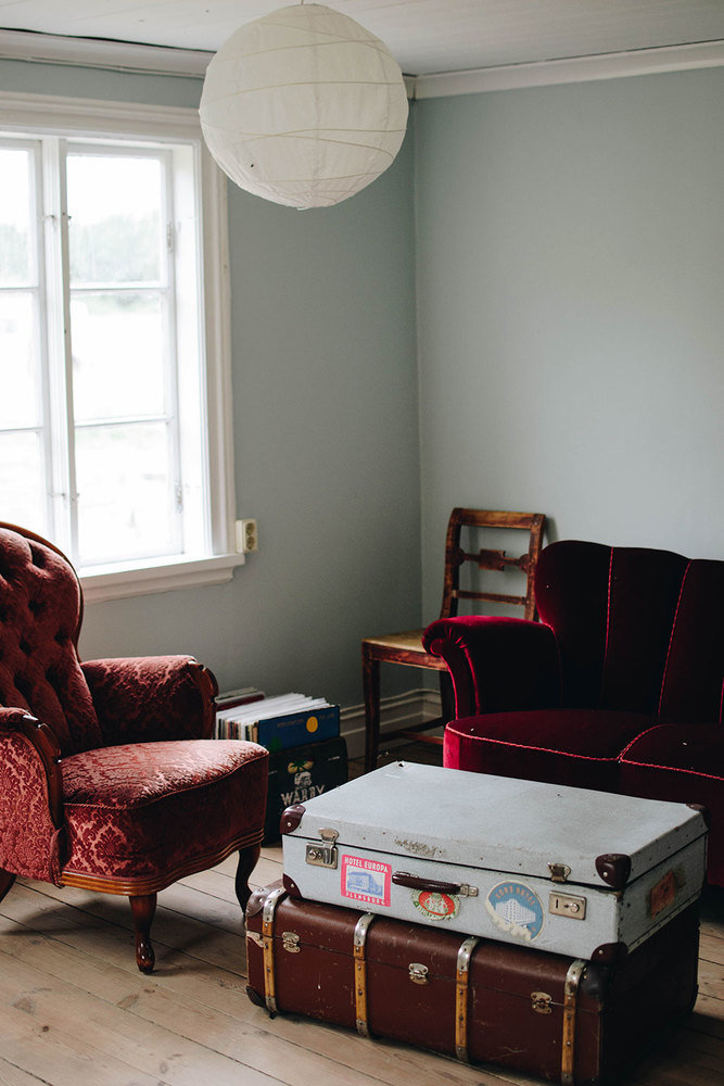 Фотография: Гостиная в стиле Прованс и Кантри, Декор интерьера, Дом, Швеция, Дача, Розовый, как оформить летний дом – фото на INMYROOM Фотография: Гостиная в стиле Прованс и Кантри, Декор интерьера, Дом, Швеция, Дача, Розовый, как оформить летний дом – фото на INMYROOM