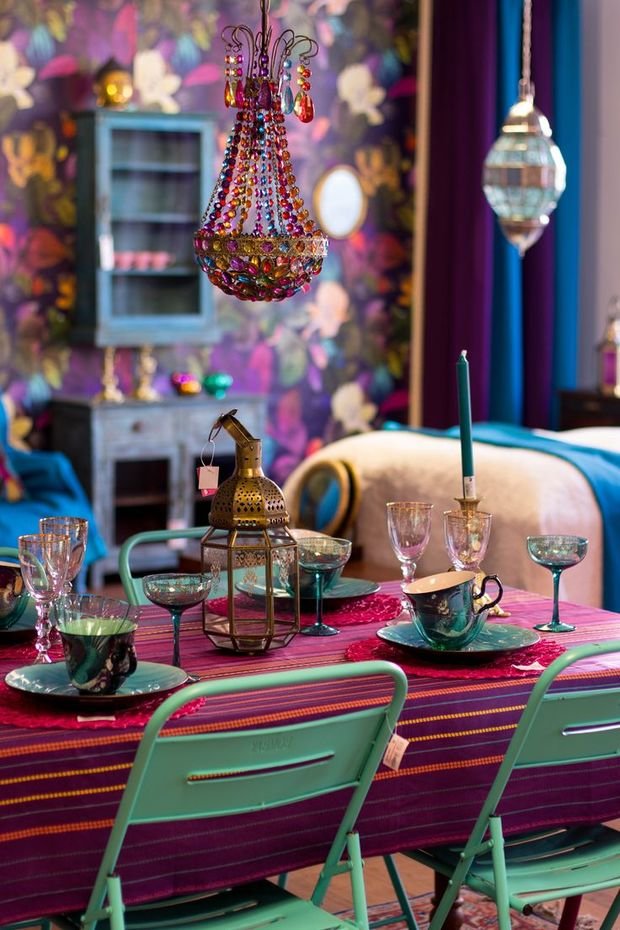 Фотография: Декор в стиле Прованс и Кантри, Гостиная, Восточный, Эклектика, Декор интерьера, Красный, Желтый, Синий, Розовый, Фуксия – фото на INMYROOM