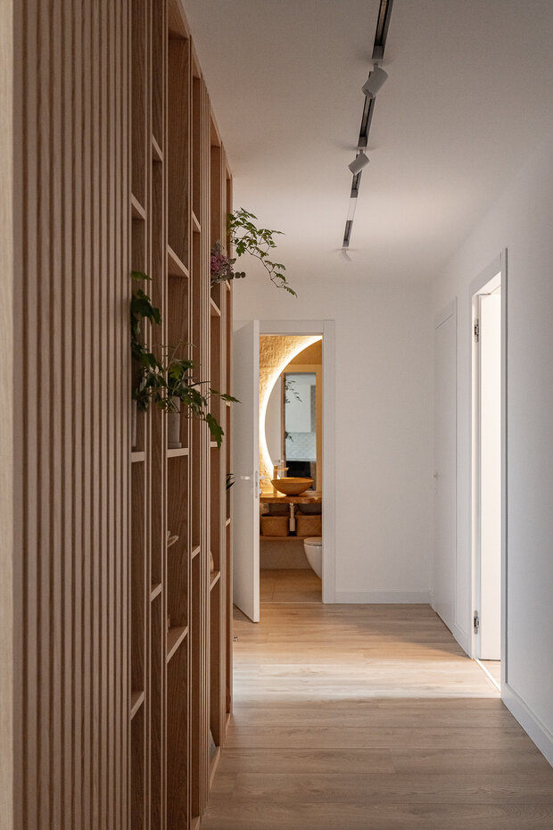 Фотография: Прихожая в стиле Скандинавский, Современный, Эко, Квартира, Проект недели, Москва, Монолитный дом, 4 и больше, Более 90 метров, бюро «Образ жизни», Анастасия Кутовая – фото на INMYROOM