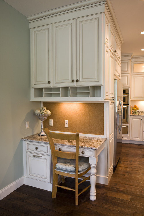 Фотография: Офис в стиле Прованс и Кантри, Кабинет, Интерьер комнат – фото на INMYROOM