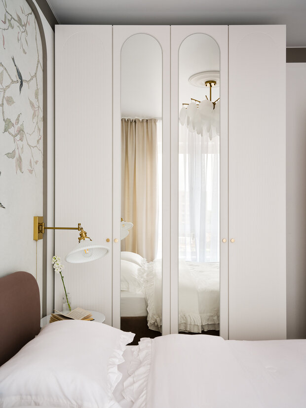 Фотография: Спальня в стиле Современный, Малогабаритная квартира, Квартира, Проект дня, Красногорск, Московская область, 1 комната, до 40 метров, Ольга Мирзабаева, современный с элементами классики и роскоши, Дарья Постникова – фото на INMYROOM